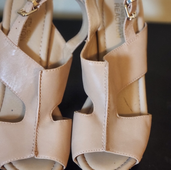 Shoes - Picture 2 of 4